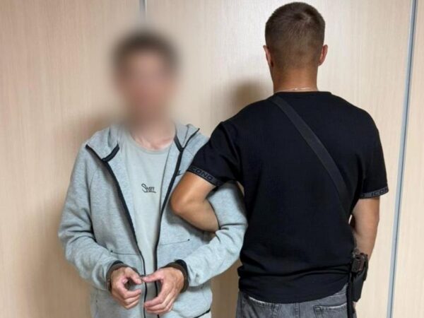 Новини України - Під Харковом чоловік зґвалтував 15-річну дівчину на кладовищі