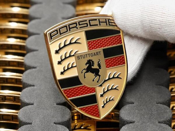 Авто новини - Porsche переглянула плани: ставка на ДВЗ і гібриди замість електрокарів