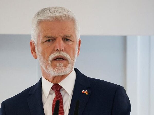 Новини світу - Президент Чехії закликав НАТО збивати літаки РФ