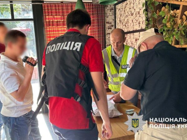 Новини Києва - Продавав "бронь" за $10 000: у Києві затримали посадовця Міноборони