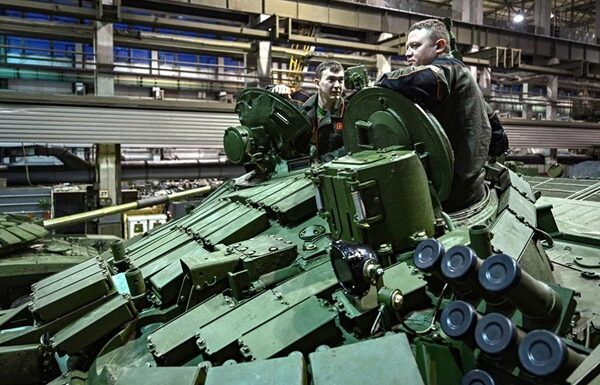 Новини світу - РФ активно нарощує виробництво зброї - МЗС у НАТО