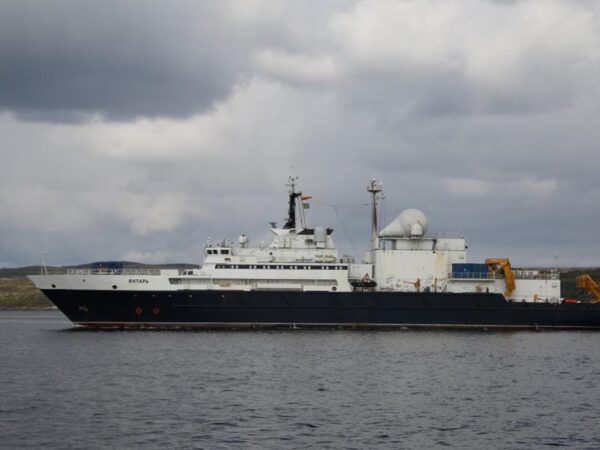 Новини світу - Російський корабель шпигував у європейських водах - ЗМІ