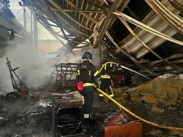 Новини України - Рятувальники показали наслідки атаки на Київщину