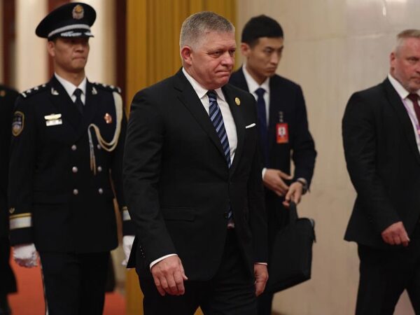 Новини світу - Сі Цзіньпін доручив Фіцо просувати інтереси Китаю в ЄС