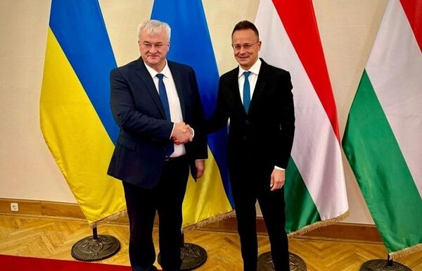 Новини світу - Сіярто анонсував переговори із Сибігою