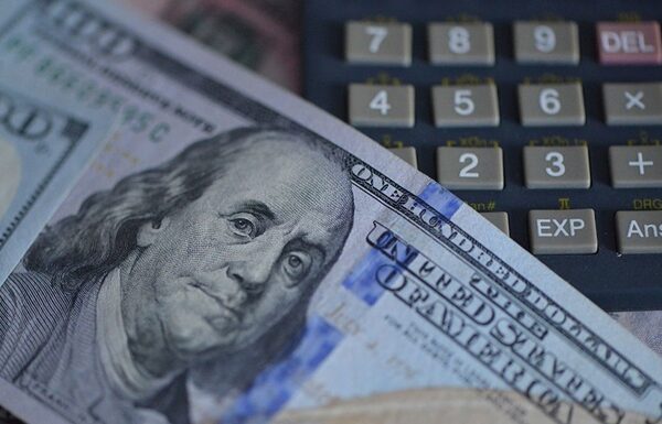 Новини світу - США вперше за дев'ять місяців знизили ключову ставку