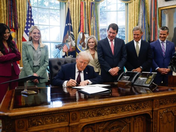 Новини світу - Трамп направляє Нацгвардію у Мемфіс