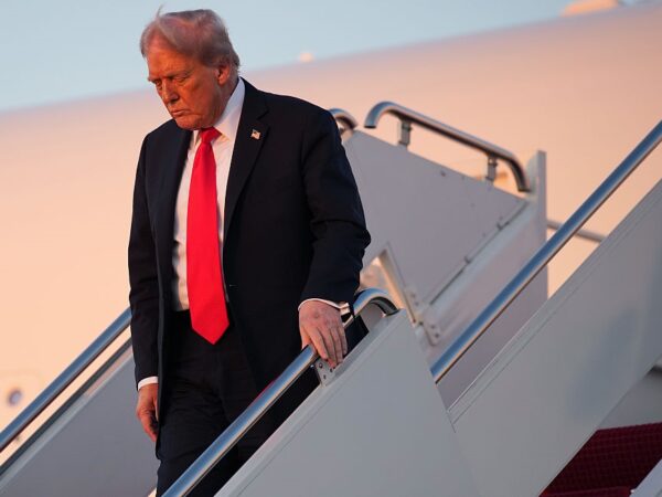 Новини політики - Трамп назвав труднощі завершення війни в Україні