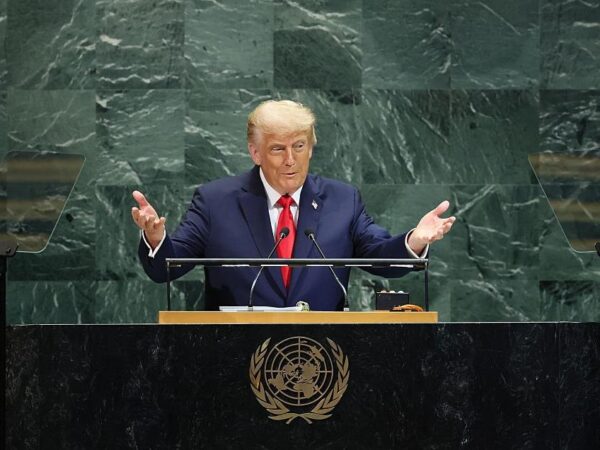 Новини світу - Трамп заявив, що зміни клімату "не існує"