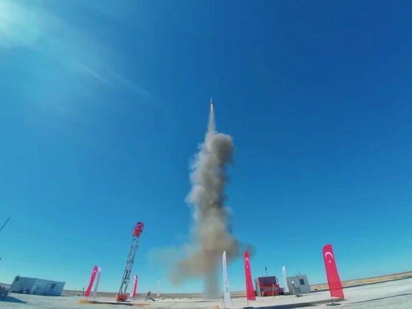 Новини світу - Туреччина провела запуск власної далекобійної ракети з морської платформи