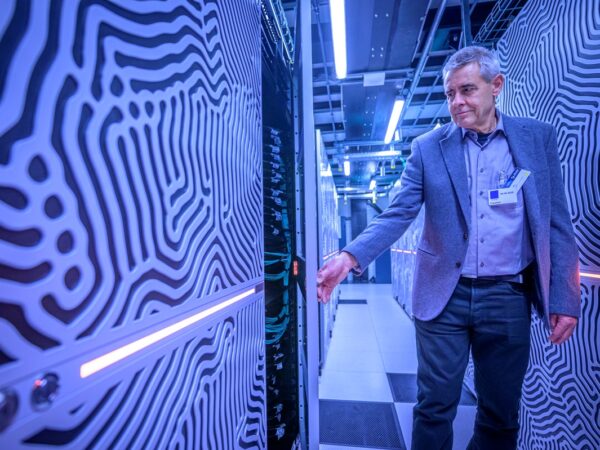 Новини світу - У ФРН запустили перший європейський суперкомп’ютер: що він може