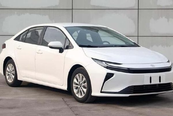 Авто новини - У Китаї розсекретили оновлений дизайн Toyota Corolla