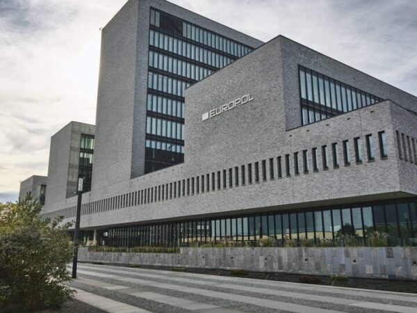 Новини світу - У Нідерландах арештували підлітків за підозрою у шпигунстві на користь РФ