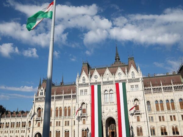 Новини світу - Угорщина приєдналася до обговорення щодо "стіни дронів" - ЗМІ