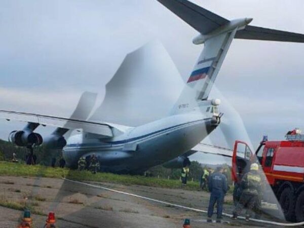 Новини світу - В Росії Іл-76 здійснив аварійну посадку - соцмережі