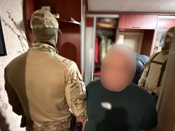 Новини Києва - Вбивство біля сміттєвого контейнера на Київщині: затримано підозрюваного