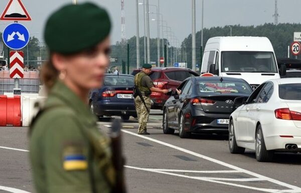 Новини України - Виїзд чоловіків 18-22: що буде з економікою та на фронті