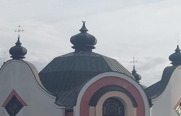 Новини України - Затримано чоловіка, який зрізав хрест із української церкви в Польщі