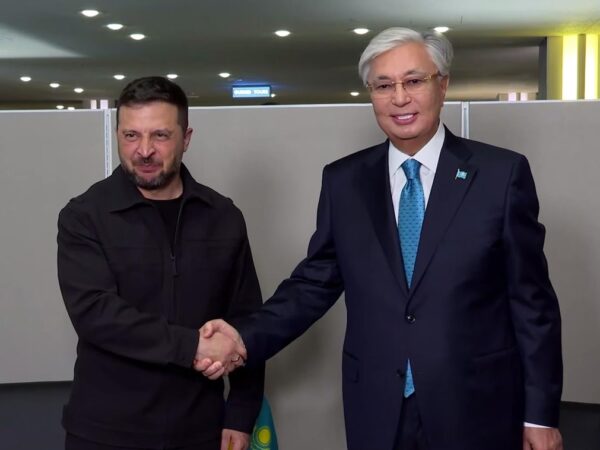 Новини України - Зенеський і Токаєв обговорили війну в Україні