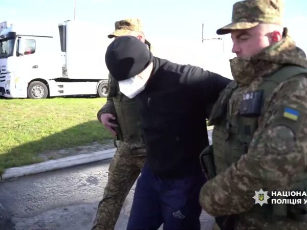 Слідчі поліції вперше екстрадували громадянина рф за воєнні злочини до Литви