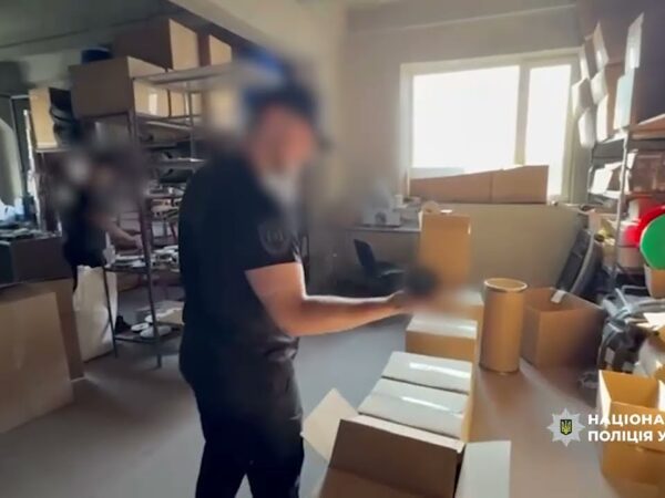У Одесі поліцейські ліквідували діяльність двох підпільних цехів з виготовлення тютюнової продукції