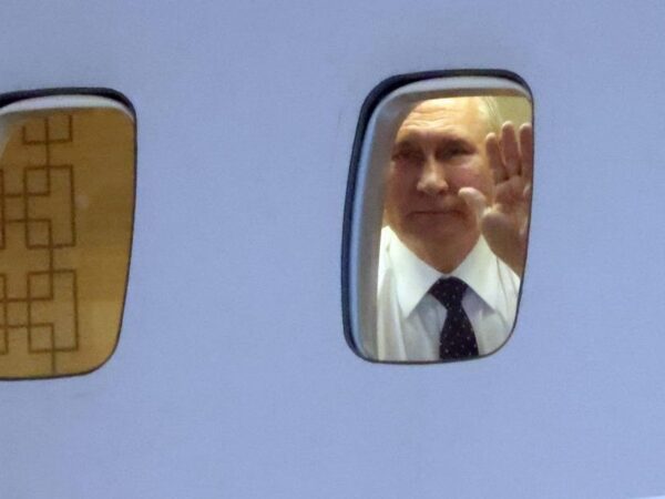 Новини світу - Болгарія готова відкрити небо для літака Путіна