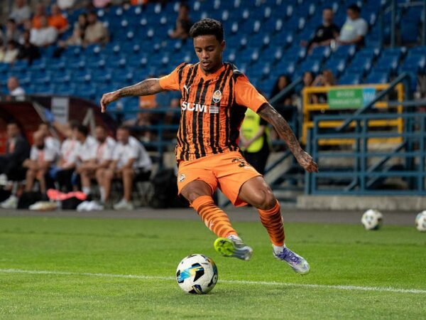 Новини спорту - Бразильський футболіст Шахтаря знову тренується разом із партнерами