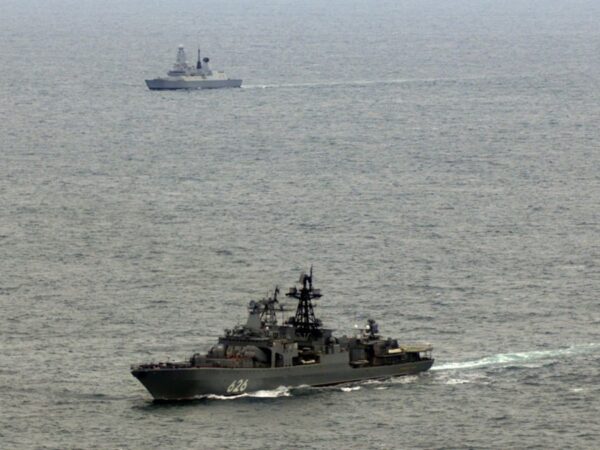 Новини світу - Британія перехопила російський військовий корабель у своїх водах