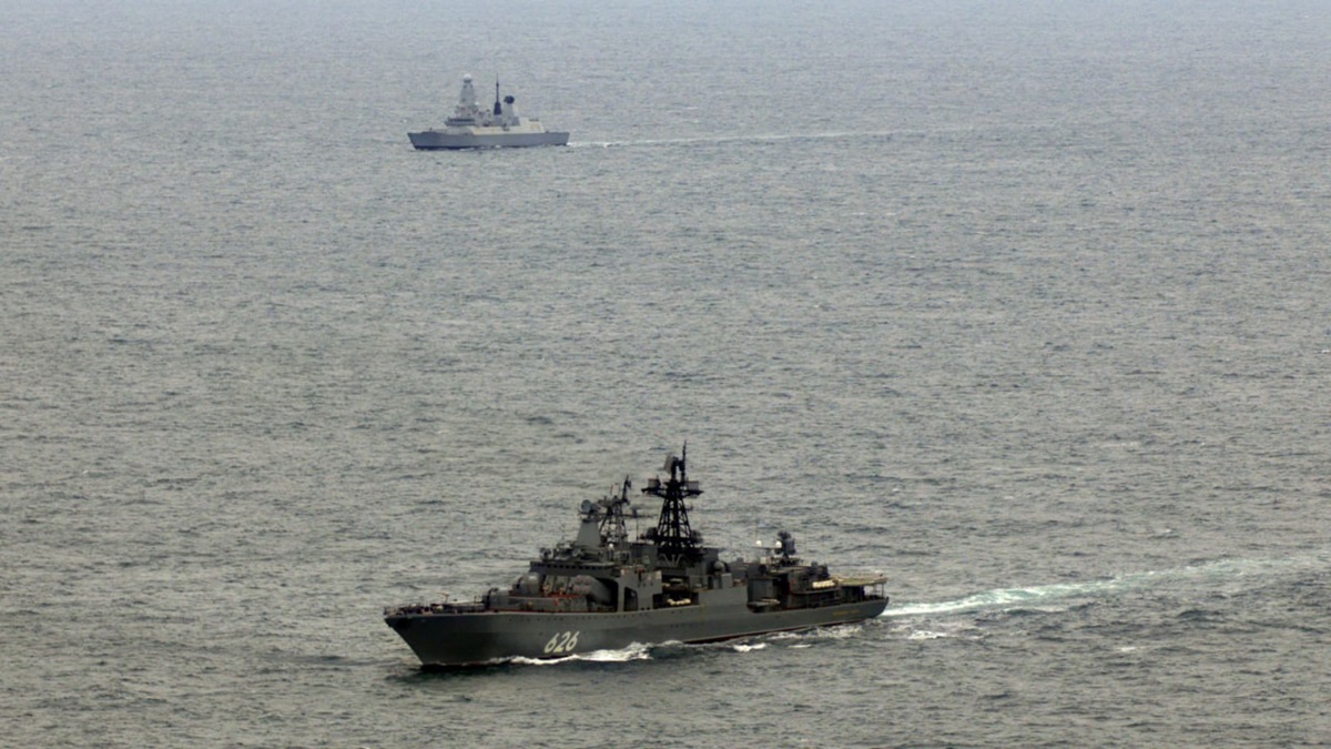 Новини світу - Британія перехопила російський військовий корабель у своїх водах