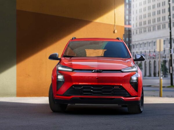 Авто новини - Chevrolet повертає електрохетчбек Bolt