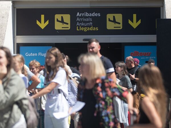 Новини світу - Дрон паралізував роботу аеропорту в Іспанії