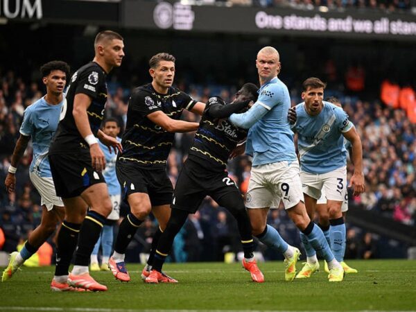 Новини спорту - Двічі Голанн у грі з Евертоном молодець - Ман Сіті дає переможний кінець