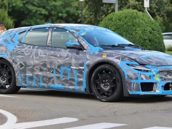 Авто новини - Ferrari розкрила перші подробиці свого першого електромобіля