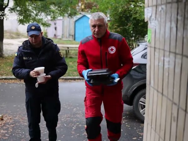 Рятувальники піклуються про всіх хто потерпає від наслідків масованої російської атаки