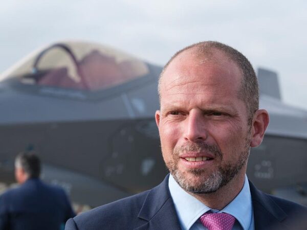 Новини світу - Глава Міноборони Бельгії пригрозив "зрівняти Москву з землею"