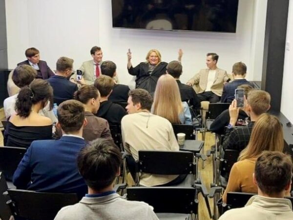 Новини світу - Глава проросійської партії Румунії пригрозила Зеленському "переламати ноги"