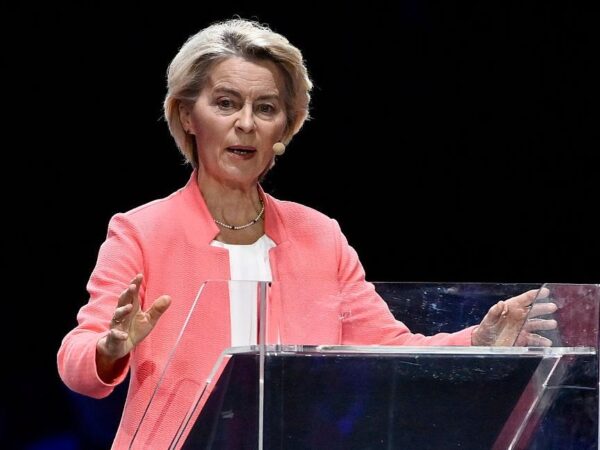 Новини України - Глава ЄК назвала зальоти дронів Росії гібридною війною проти ЄС