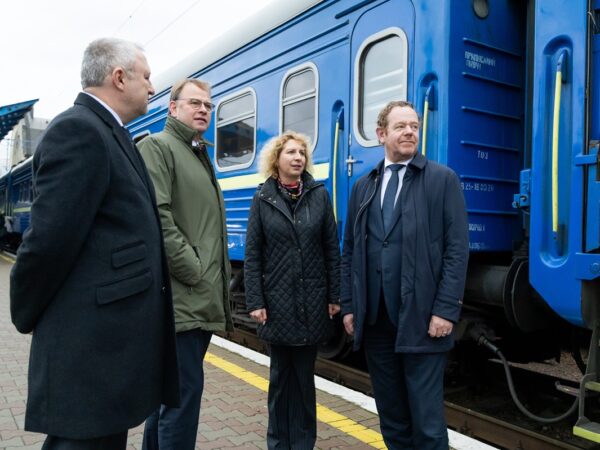 Новини України - Голова МЗС Нідерландів прибув в Україну