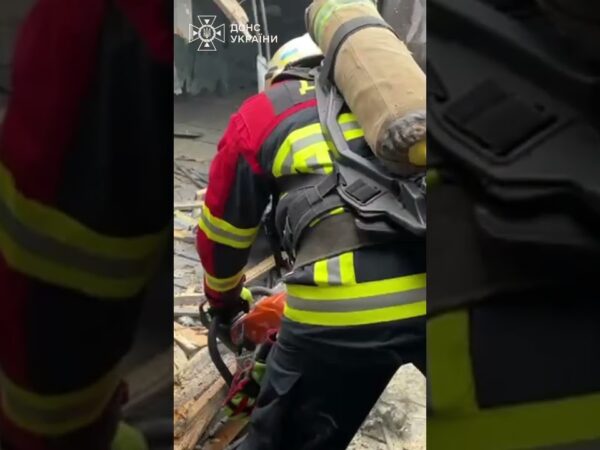 росіяни вдарили безпілотником по перинатальному центру у Сумах!