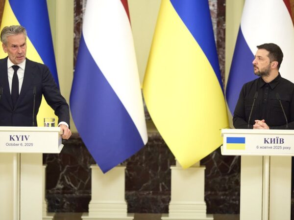 Спілкування Володимира Зеленського та Діка Схоофа із журналістами