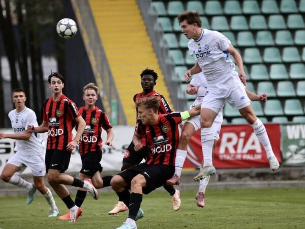 Новини спорту - Київське Динамо перемогло шведів, незважаючи на вилучення