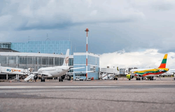 Новини світу - Литва другу ніч поспіль закриває аеропорт