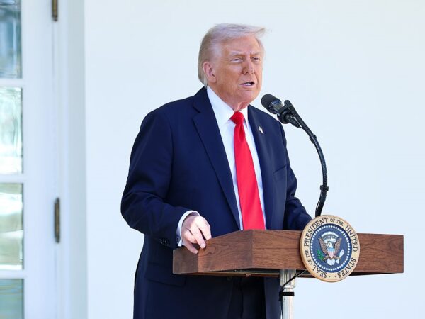 Новини світу - Людина Путіна в США. Трамп змінює ставлення до РФ