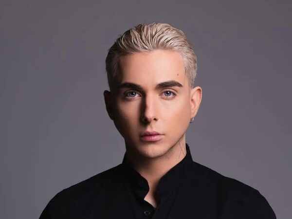 Новини культури - Melovin випускає свою першу книгу