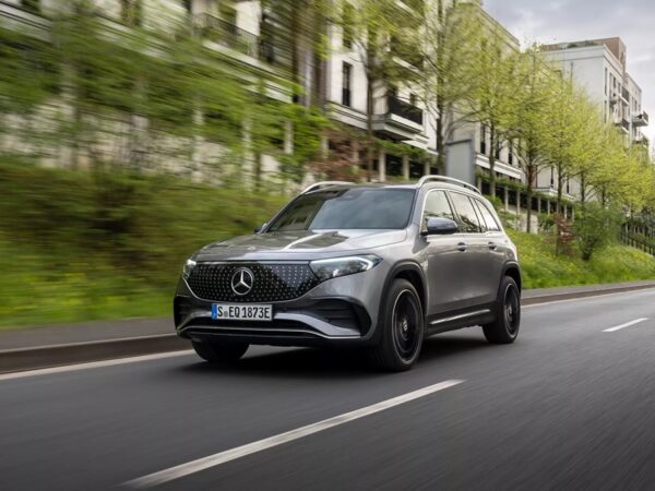 Авто новини - Mercedes знімає з виробництва свій найдоступніший електрокар