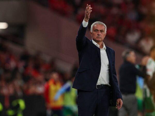 Новини спорту - Моурінью оцінив підготовку Бенфіки до матчу з Порту на тлі хвороби гравців