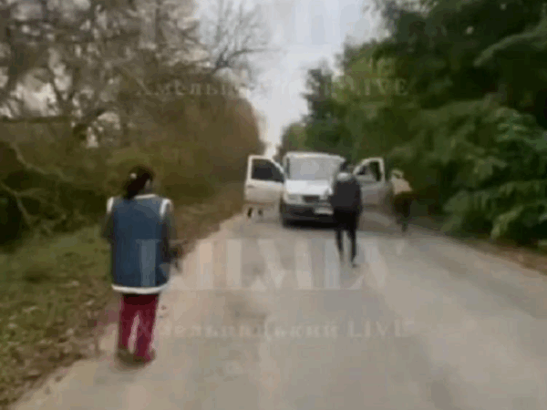 Новини України - На Хмельниччині сталася сутичка між жінками та співробітниками ТЦК