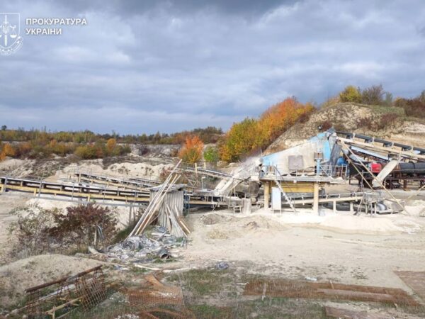 Новини України - На Хмельниччині викрили схему незаконного видобутку вапняку