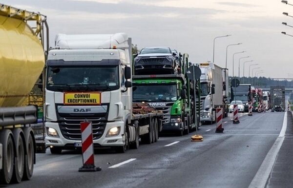 Новини України - На одному з пунктів пропуску на кордоні з Румунією обмежили рух