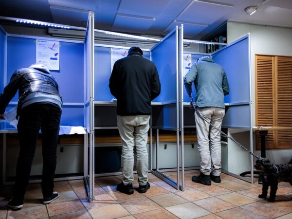 Новини світу - На виборах у Нідерландах лідирують соціал-ліберали